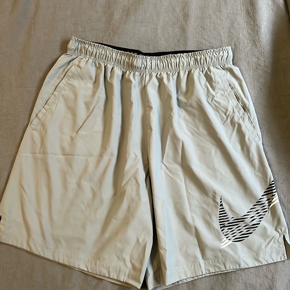 Nike shorts - Picture 1 of 1